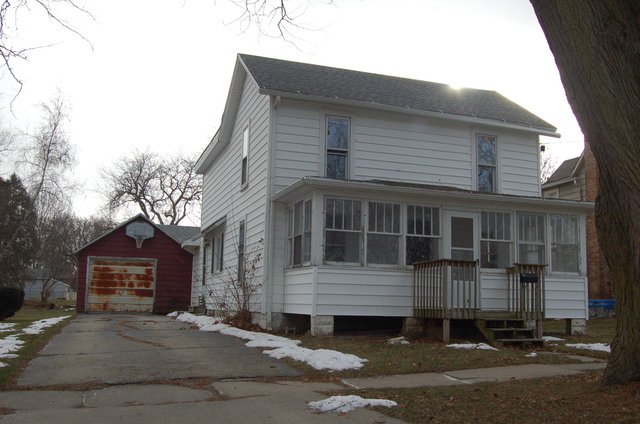 3 E 1st St, Mount Morris, IL 61054 photo 2
