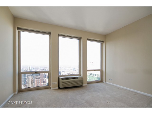 111 E Chestnut St #57D, Chicago, IL 60611 photo 7