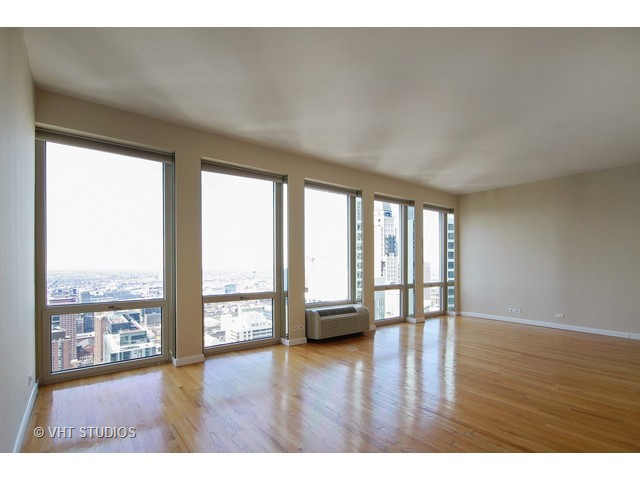 111 E Chestnut St #57D, Chicago, IL 60611 photo 3