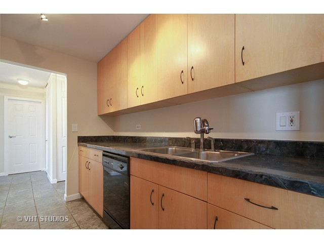 111 E Chestnut St #57D, Chicago, IL 60611 photo 5