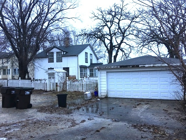 2402 Macarthur Dr, Mchenry, IL 60050 photo 1