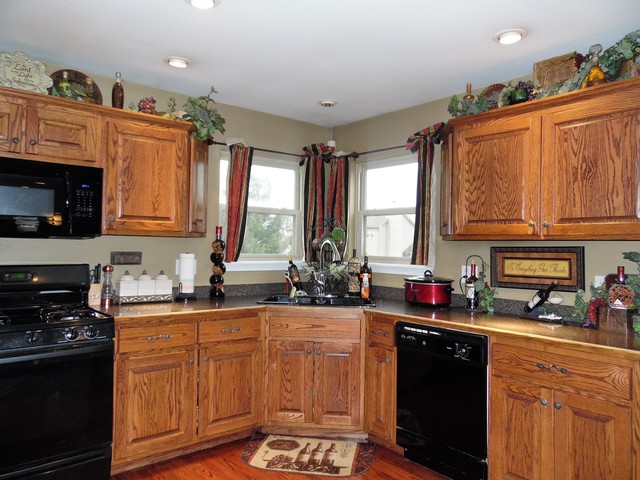 903 Joanne Dr, Minooka, IL 60447 photo 5