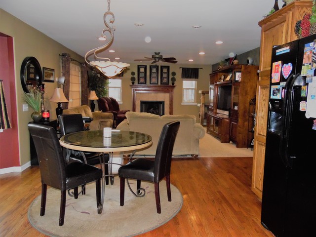 903 Joanne Dr, Minooka, IL 60447 photo 6