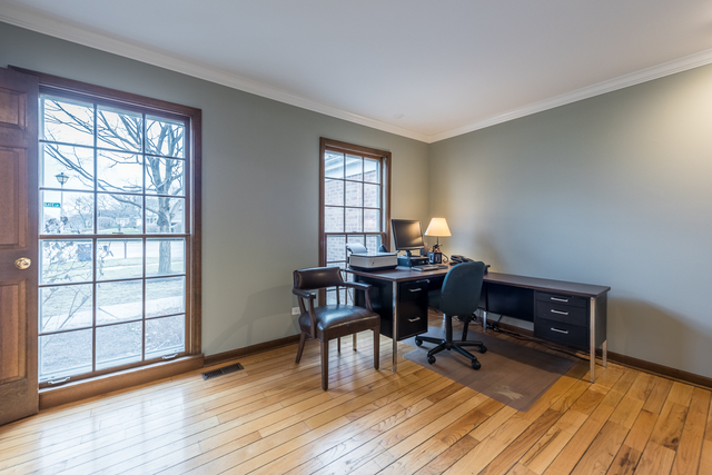 2203 Stonegate Ln, Wheaton, IL 60189 photo 6