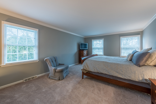 2203 Stonegate Ln, Wheaton, IL 60189 photo 16