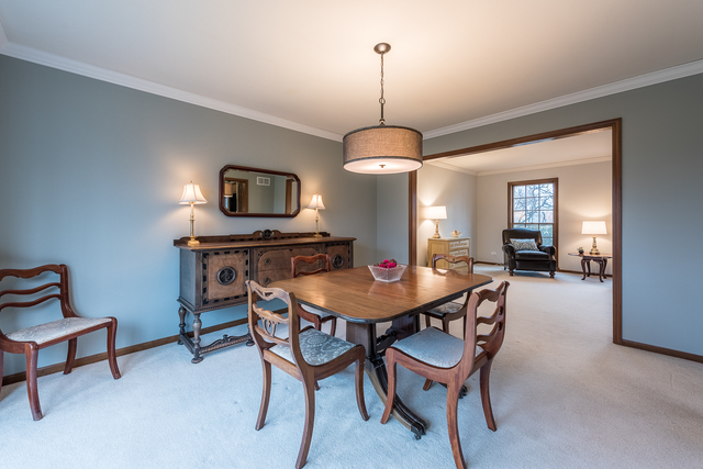 2203 Stonegate Ln, Wheaton, IL 60189 photo 5