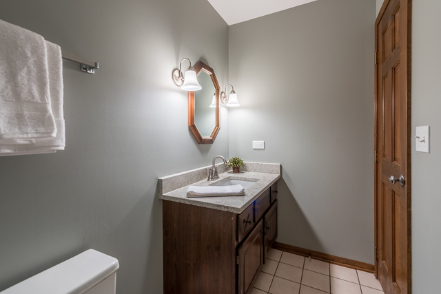 2203 Stonegate Ln, Wheaton, IL 60189 photo 13