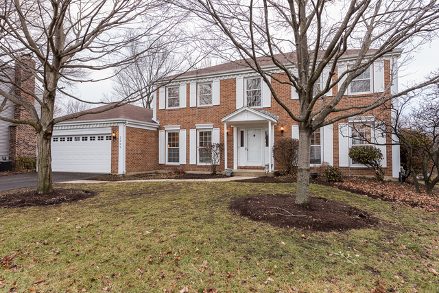2203 Stonegate Ln, Wheaton, IL 60189 photo 1