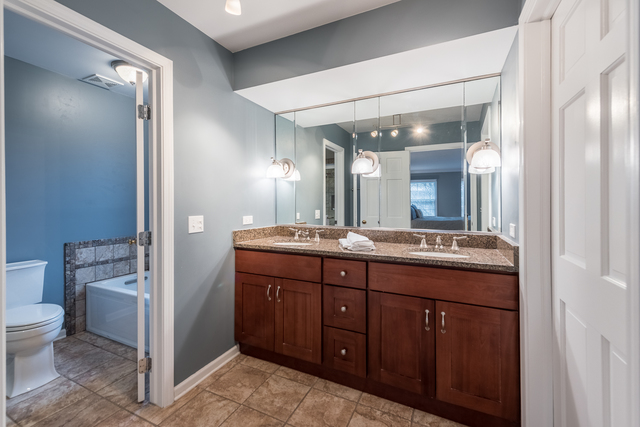 2203 Stonegate Ln, Wheaton, IL 60189 photo 17