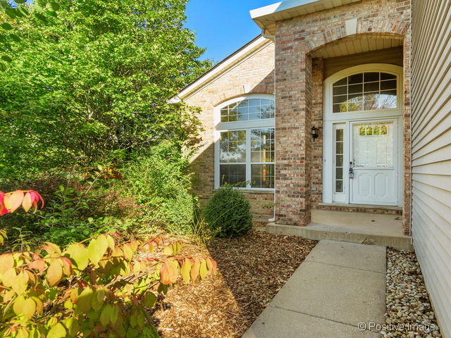 848 Tallgrass Dr, Bartlett, IL 60103 photo 2