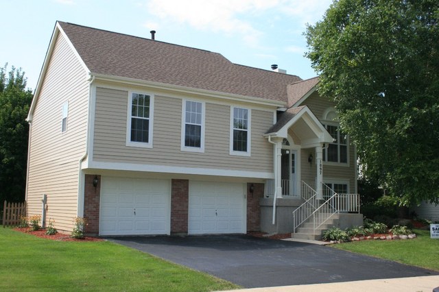 1097 Clover Hill Ln, Elgin, IL 60120 photo 21