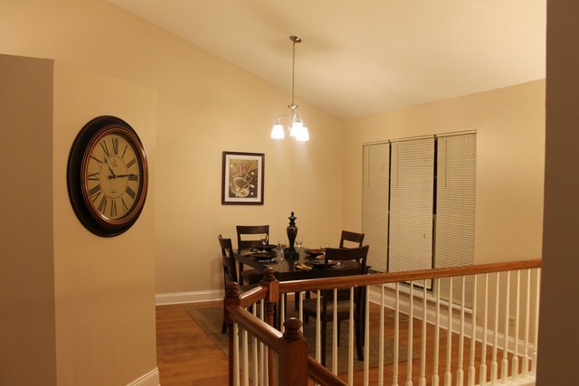1097 Clover Hill Ln, Elgin, IL 60120 photo 4