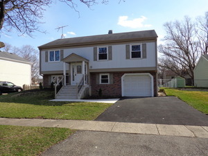 268 E Cleburne Ave, Bartlett, IL 60103 photo 2