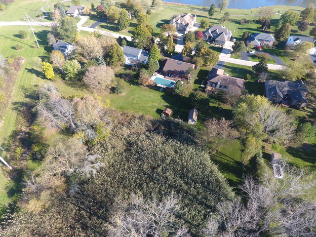 742 Braintree Ln E, Bartlett, IL 60103 photo 18