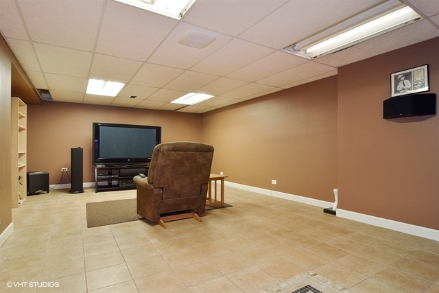 742 Braintree Ln E, Bartlett, IL 60103 photo 13