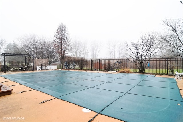 742 Braintree Ln E, Bartlett, IL 60103 photo 15