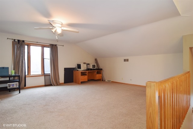742 Braintree Ln E, Bartlett, IL 60103 photo 12