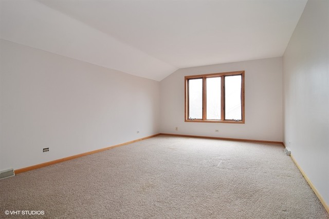 742 Braintree Ln E, Bartlett, IL 60103 photo 11