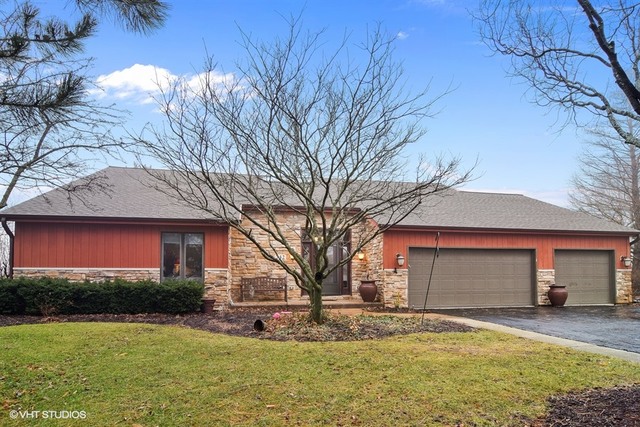 742 Braintree Ln E, Bartlett, IL 60103 photo 1