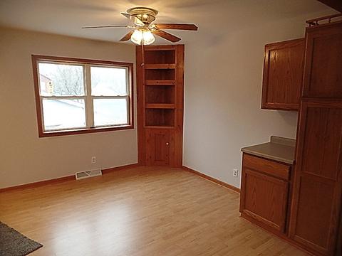 422 E Steward St, Plano, IL 60545 photo 3