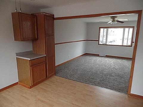 422 E Steward St, Plano, IL 60545 photo 7
