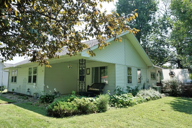 405 E Main St, Sidney, IL 61877 photo 1