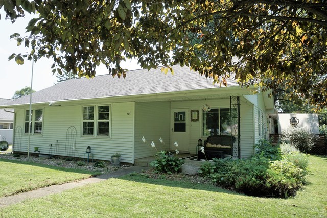405 E Main St, Sidney, IL 61877 photo 2