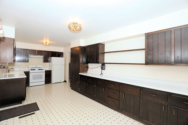 4009 Maple Ave, Mchenry, IL 60050 photo 4