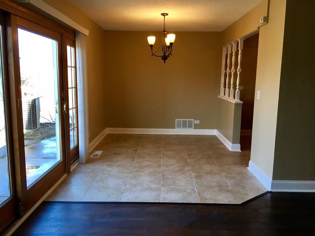 1850 Ashley Rd, Hoffman Estates, IL 60169 photo 6