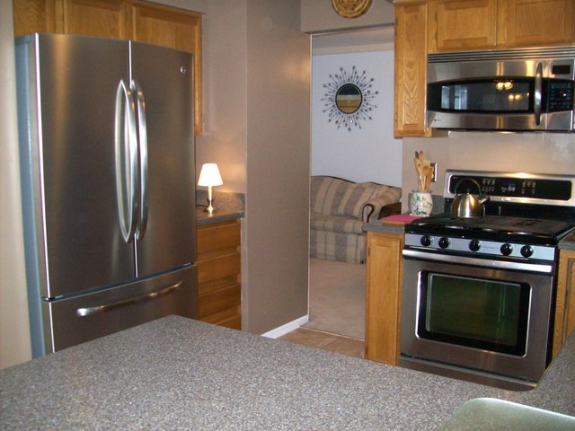 996 Georgian Pl, Bartlett, IL 60103 photo 2
