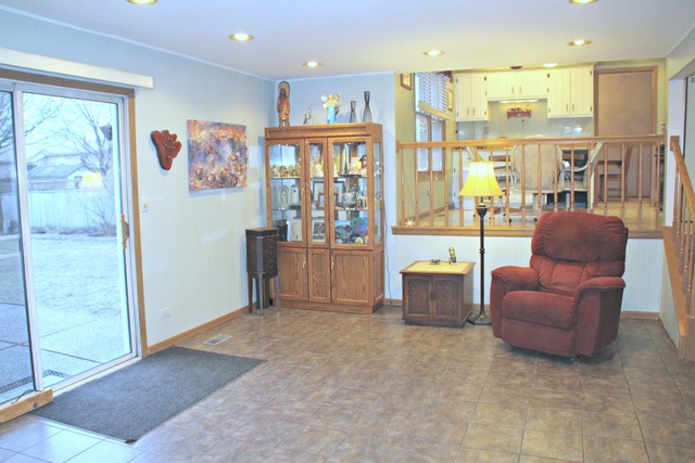 1489 S 4th Ave, Des Plaines, IL 60018 photo 13
