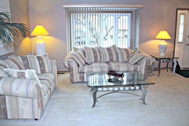 1489 S 4th Ave, Des Plaines, IL 60018 photo 2