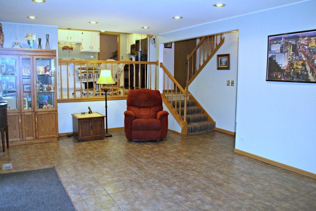 1489 S 4th Ave, Des Plaines, IL 60018 photo 12
