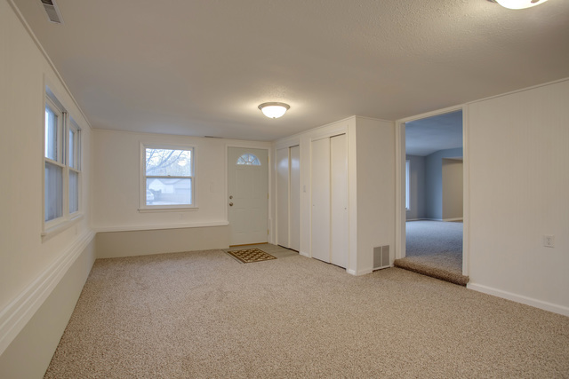 1601 Jeanne St, Champaign, IL 61821 photo 2