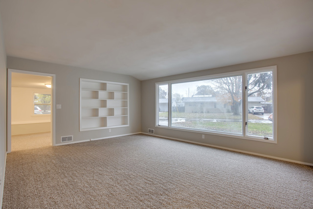 1601 Jeanne St, Champaign, IL 61821 photo 4