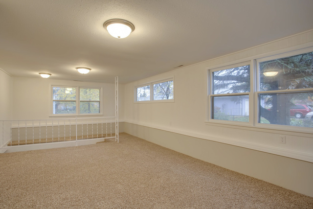 1601 Jeanne St, Champaign, IL 61821 photo 3