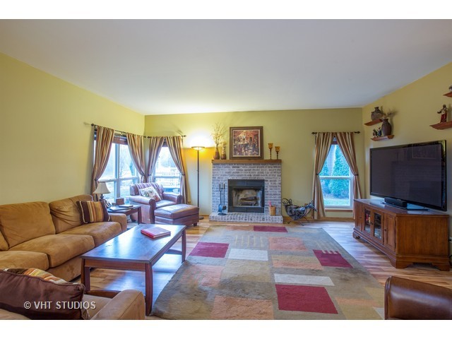 631 Hackberry Ln, Algonquin, IL 60102 photo 7