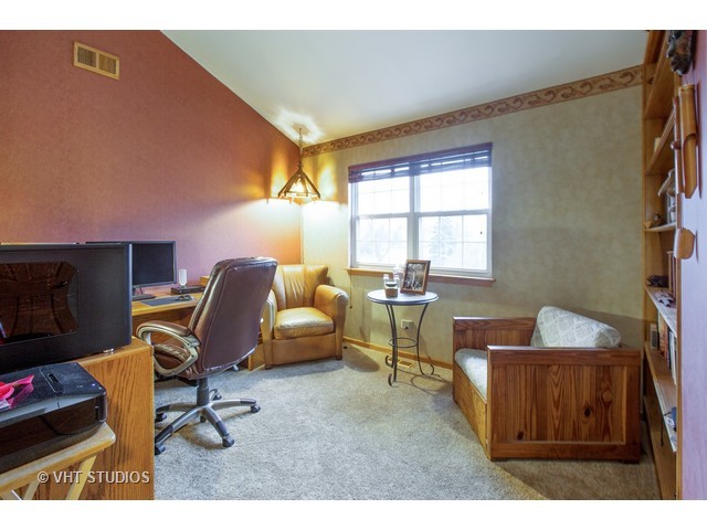 631 Hackberry Ln, Algonquin, IL 60102 photo 15