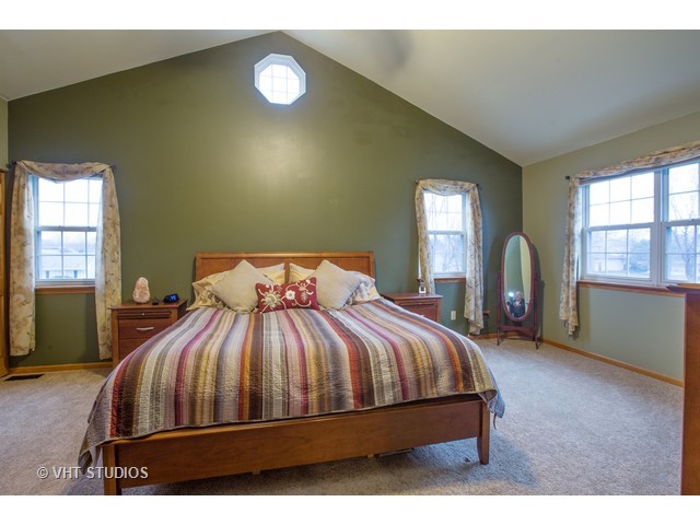 631 Hackberry Ln, Algonquin, IL 60102 photo 11