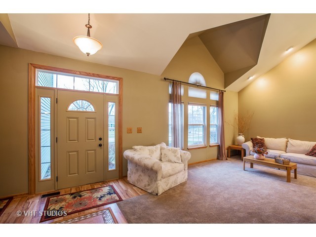 631 Hackberry Ln, Algonquin, IL 60102 photo 18