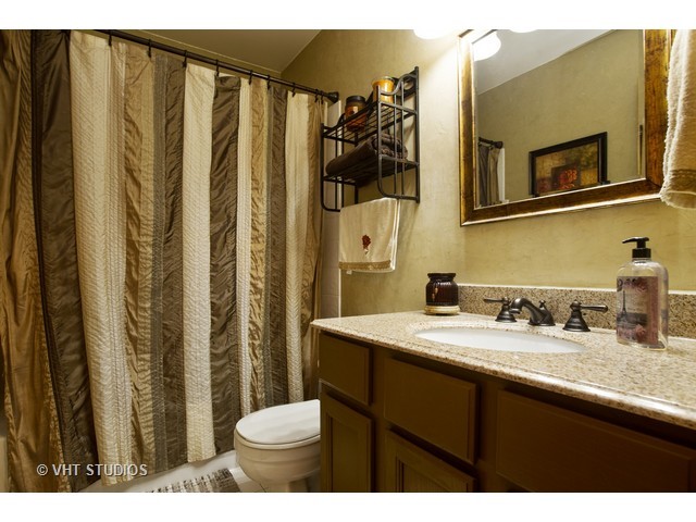 631 Hackberry Ln, Algonquin, IL 60102 photo 16
