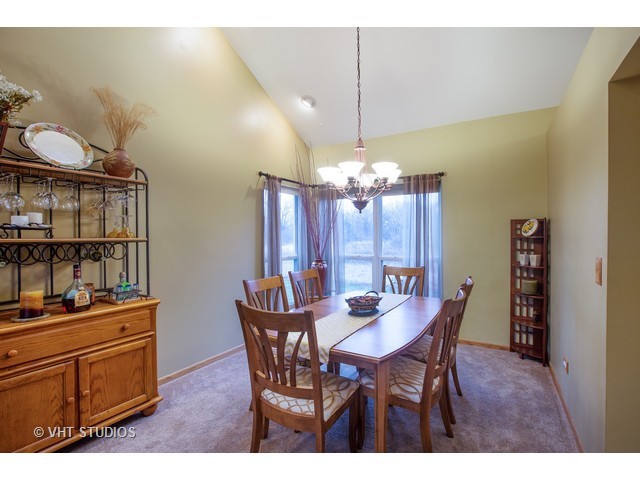 631 Hackberry Ln, Algonquin, IL 60102 photo 6
