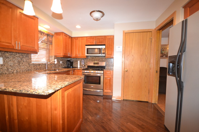 51 E 124th Pl, Chicago, IL 60628 photo 8