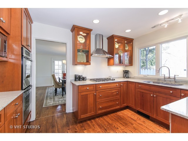 910 Gordon Ter, Winnetka, IL 60093 photo 4