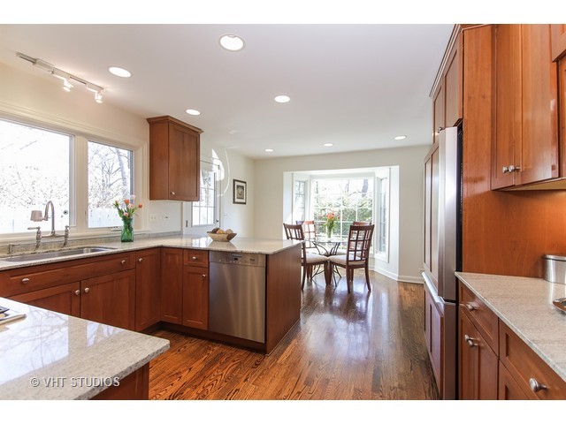 910 Gordon Ter, Winnetka, IL 60093 photo 5