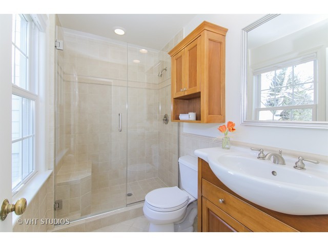 910 Gordon Ter, Winnetka, IL 60093 photo 9
