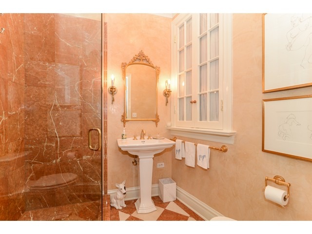 21 Elm St #2C, Chicago, IL 60611 photo 14