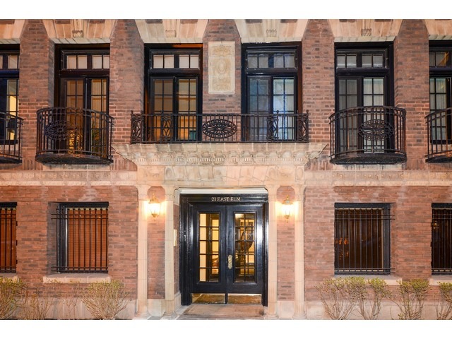 21 Elm St #2C, Chicago, IL 60611 photo 1