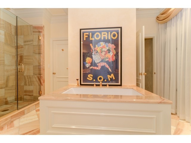 21 Elm St #2C, Chicago, IL 60611 photo 12