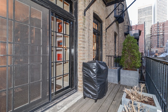 21 Elm St #2C, Chicago, IL 60611 photo 16
